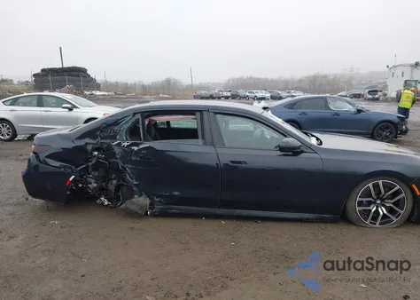 2024 BMW 760I xDrive z USA, uszkodzony, nr VIN WBA33EJ06RCP35543